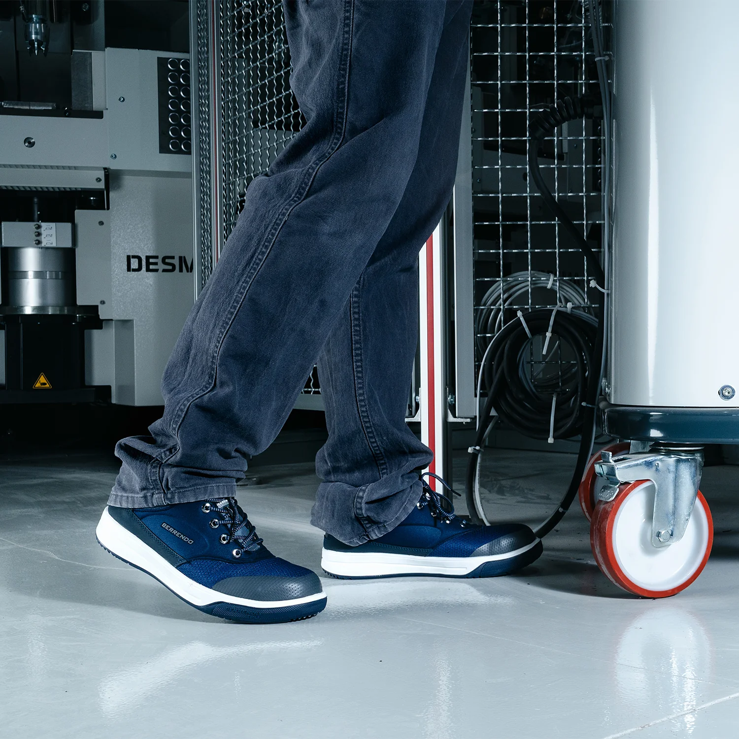 TENIS DE SEGURIDAD INDUSTRIAL DIELÉCTRICO 412 URBAN BERRENDO - Image 8